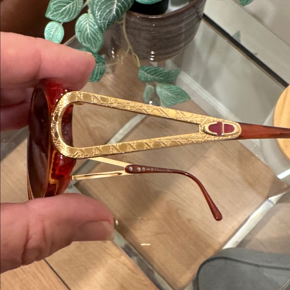 Dior Vintage Textured Amber Sunglasses - Picture 4 of 11